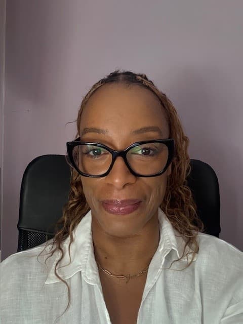 An picture of Joan Douglas